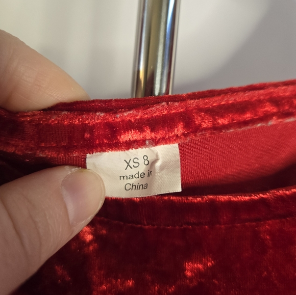 💃 Maurices Kids Red Crushed Velvet Jumpsuit | Size XS (8) - Picture 5 of 9